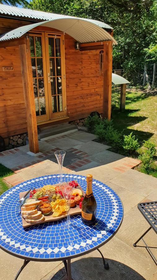 Sika Hut Villa Wareham Bagian luar foto